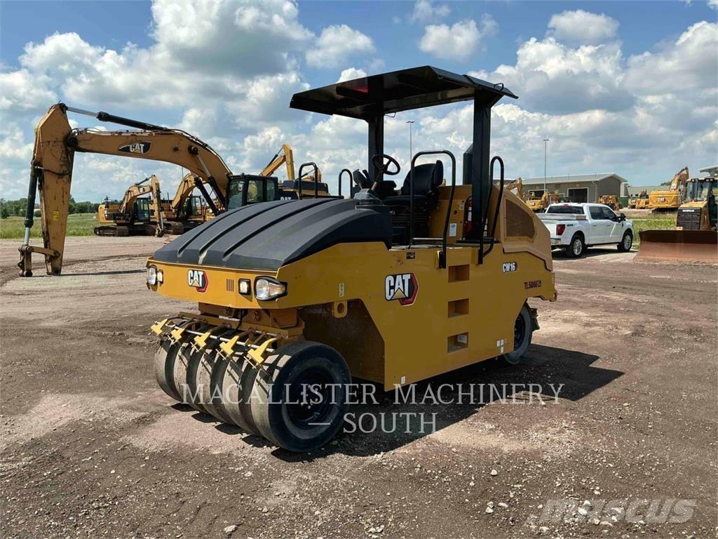CAT CW16 Tromle med luftdæk