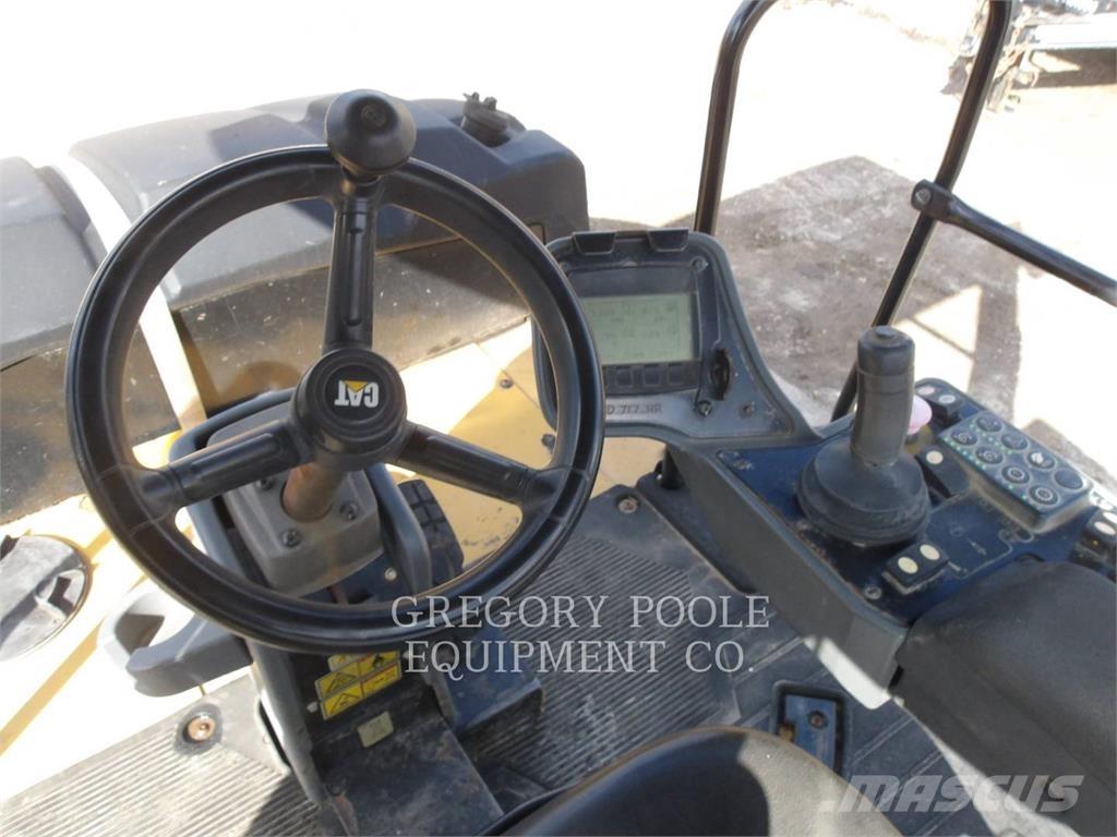 CAT CW16 Tromle med luftdæk