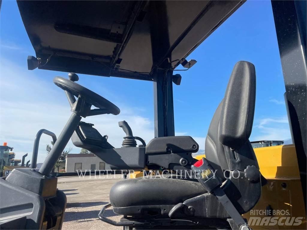 CAT CW16 Tromle med luftdæk