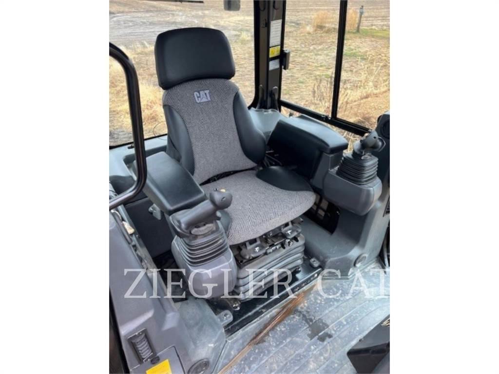 CAT D4 Bulldozer på larvebånd