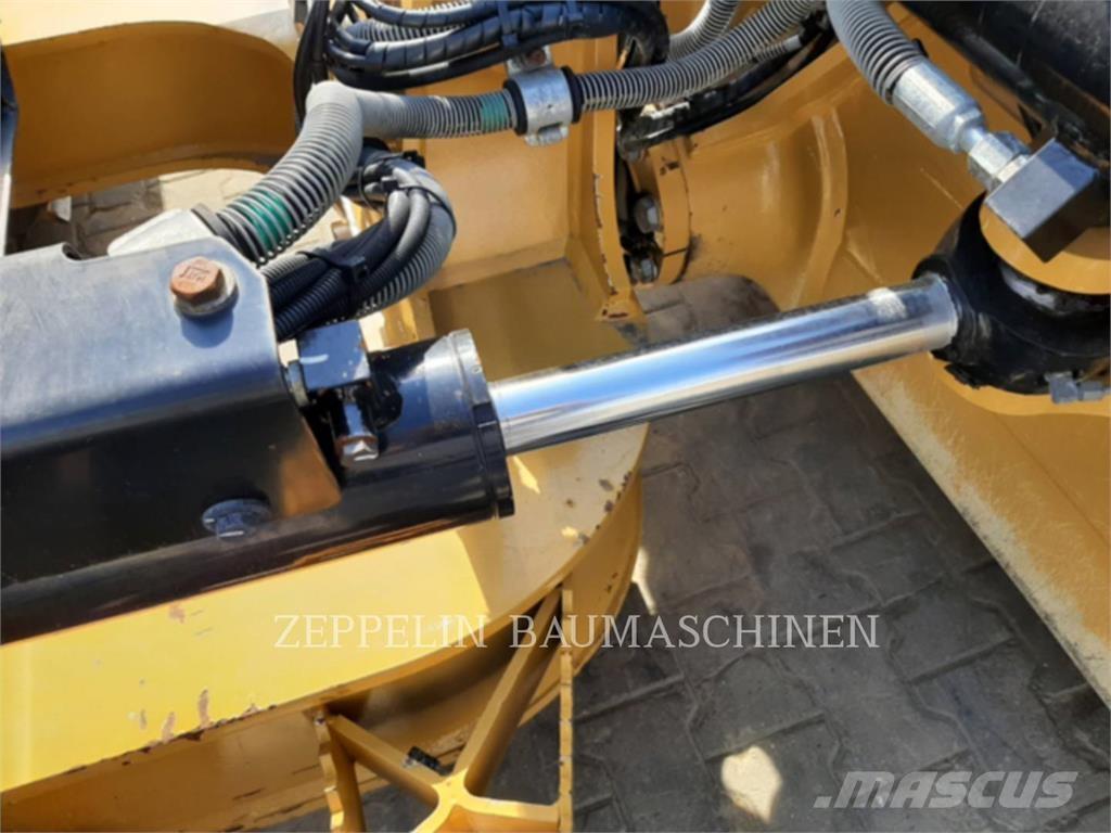 CAT D4-16A Bulldozer på larvebånd
