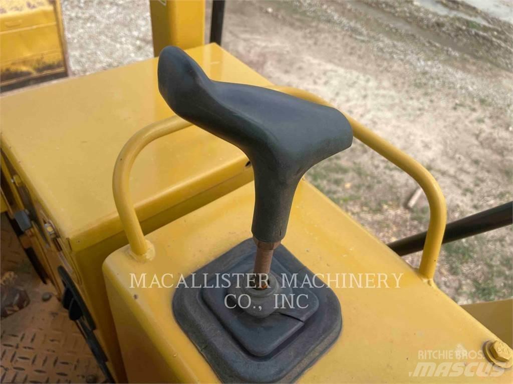 CAT D4C Bulldozer på larvebånd