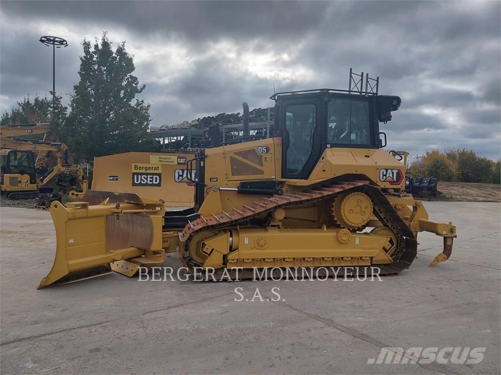 CAT D5 Bulldozer på larvebånd