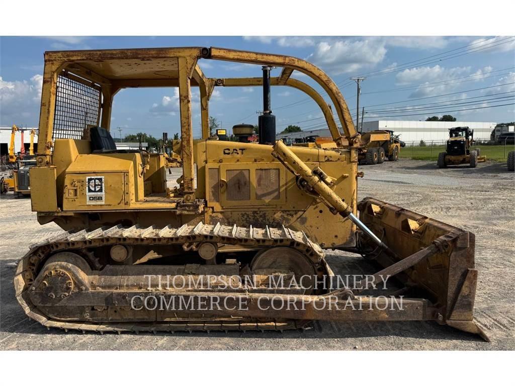CAT D5B Bulldozer på larvebånd
