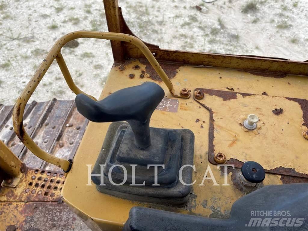 CAT D5M Bulldozer på larvebånd