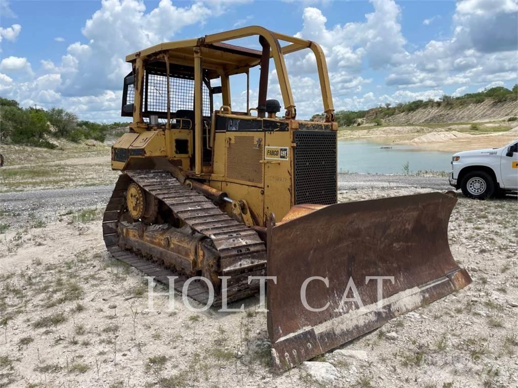 CAT D5M Bulldozer på larvebånd