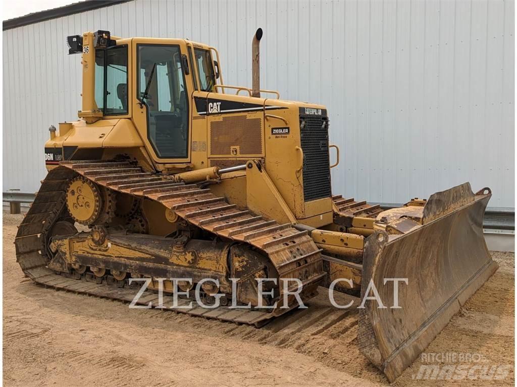 CAT D6N Bulldozer på larvebånd