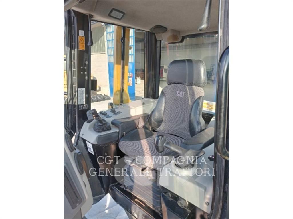 CAT D6N Bulldozer på larvebånd
