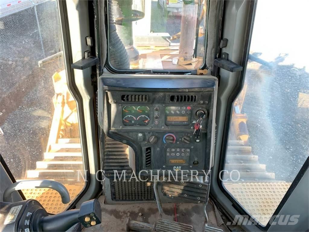CAT D6T Bulldozer på larvebånd