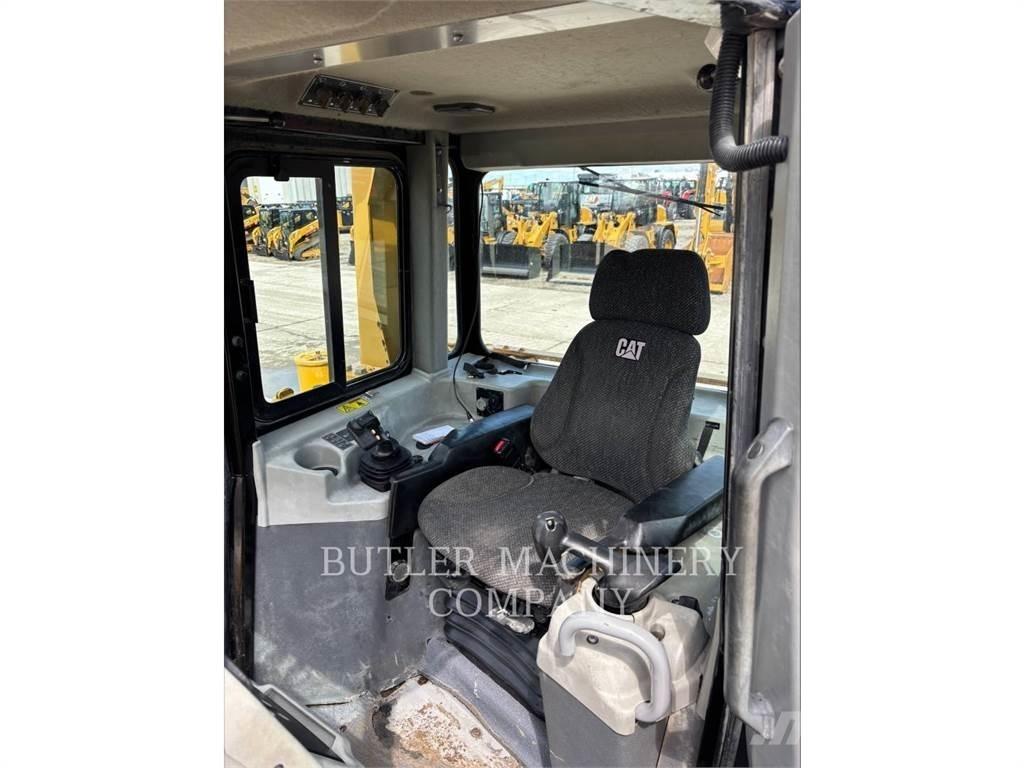 CAT D6T Bulldozer på larvebånd