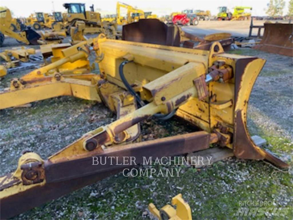 CAT D7 A BLADE Klinger