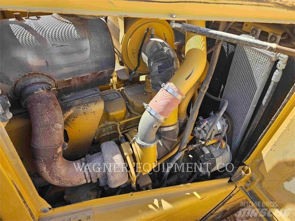 CAT D8T Bulldozer på larvebånd