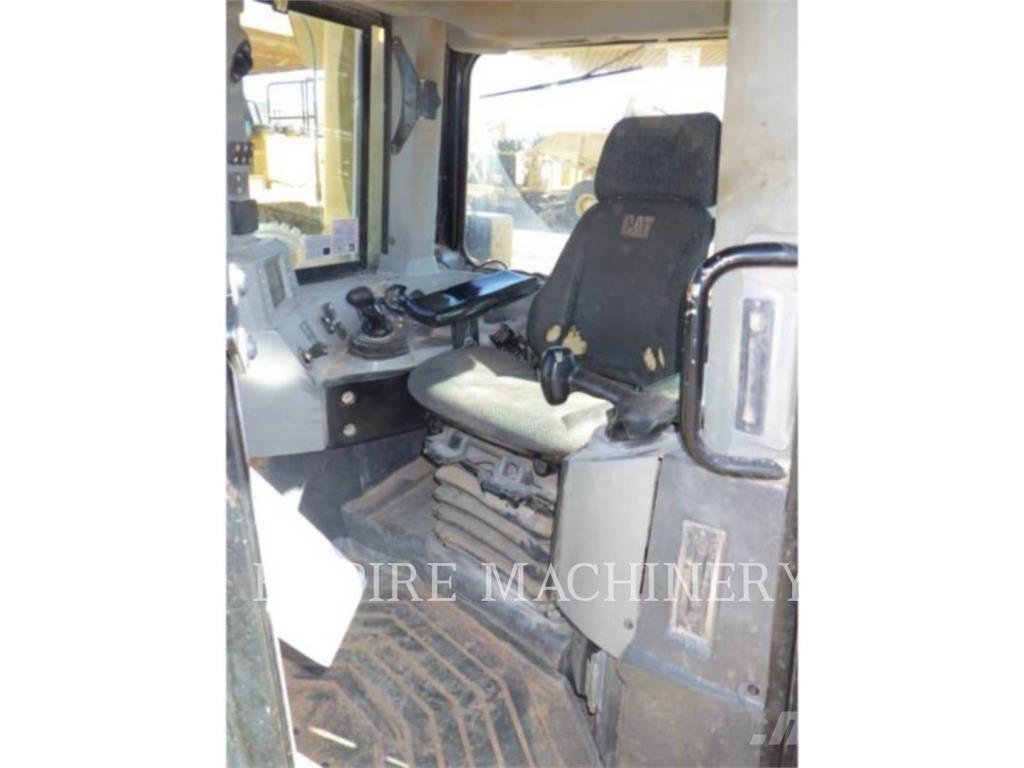 CAT D8T Bulldozer på larvebånd