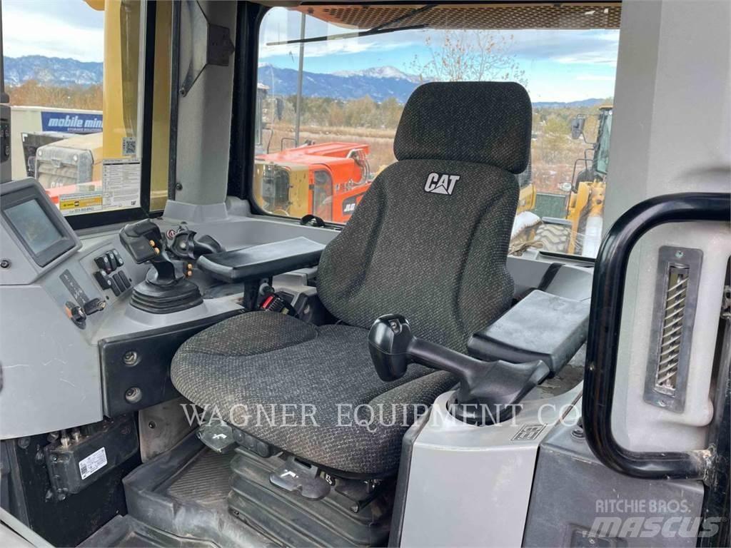CAT D8T Bulldozer på larvebånd