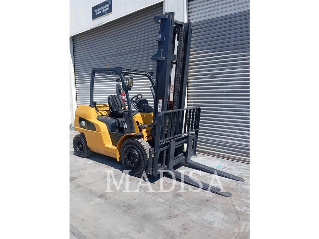 CAT DP50 Gaffeltrucks - andre