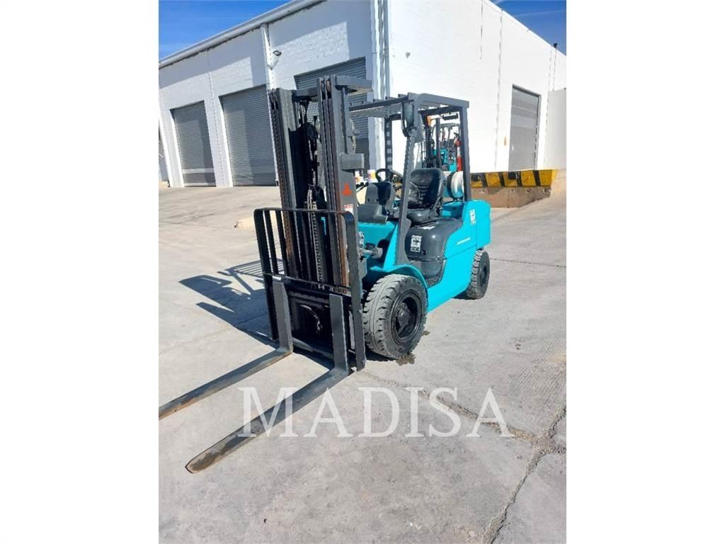 CAT FG30N5-LE Gaffeltrucks - andre