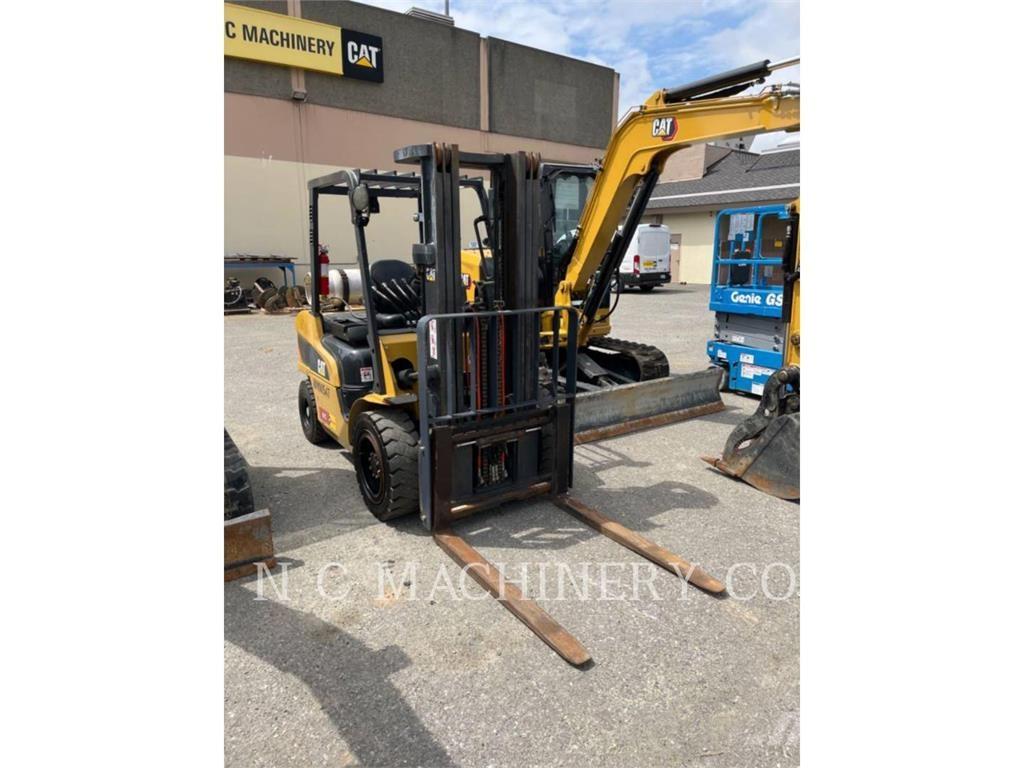 CAT GP30N5 LPG gaffeltrucks