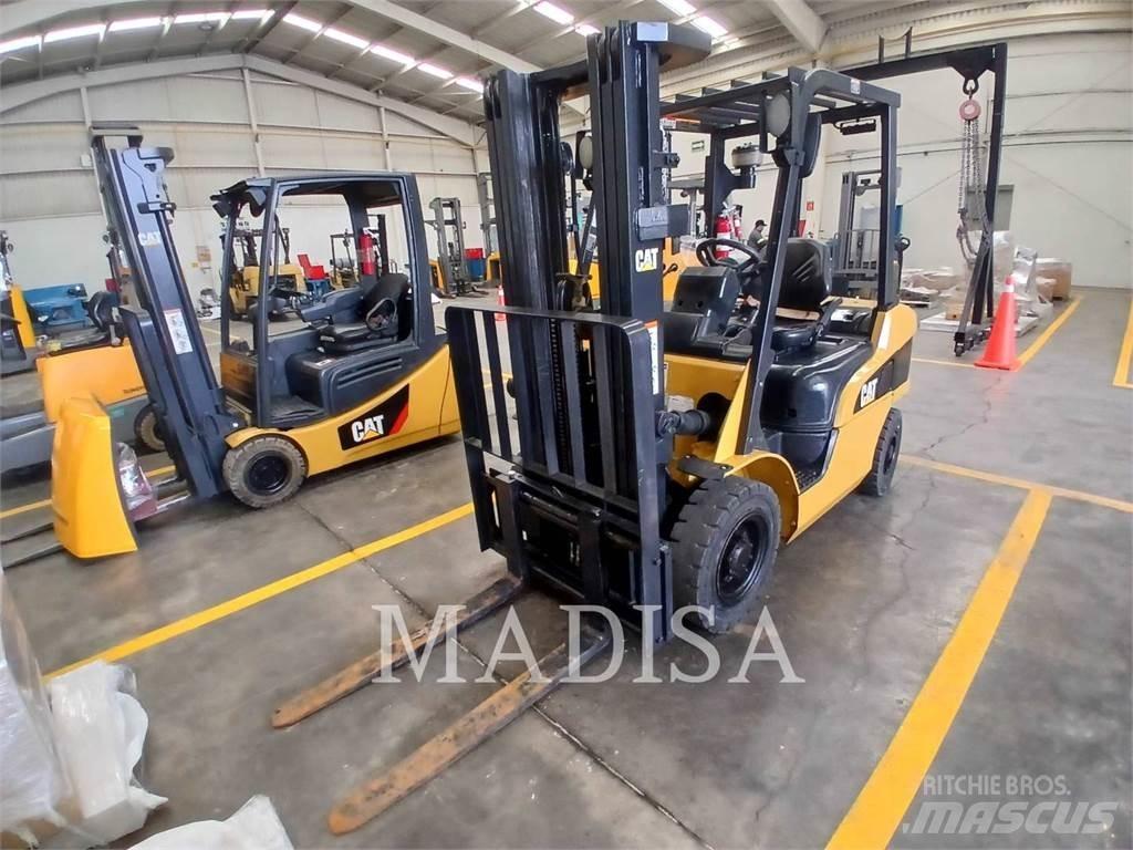 CAT LIFT TRUCKS DP25NM Gaffeltrucks - andre