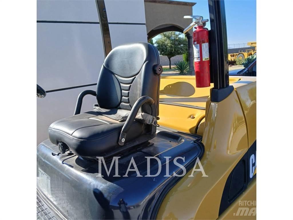 CAT LIFT TRUCKS DP50NM Diesel gaffeltrucks