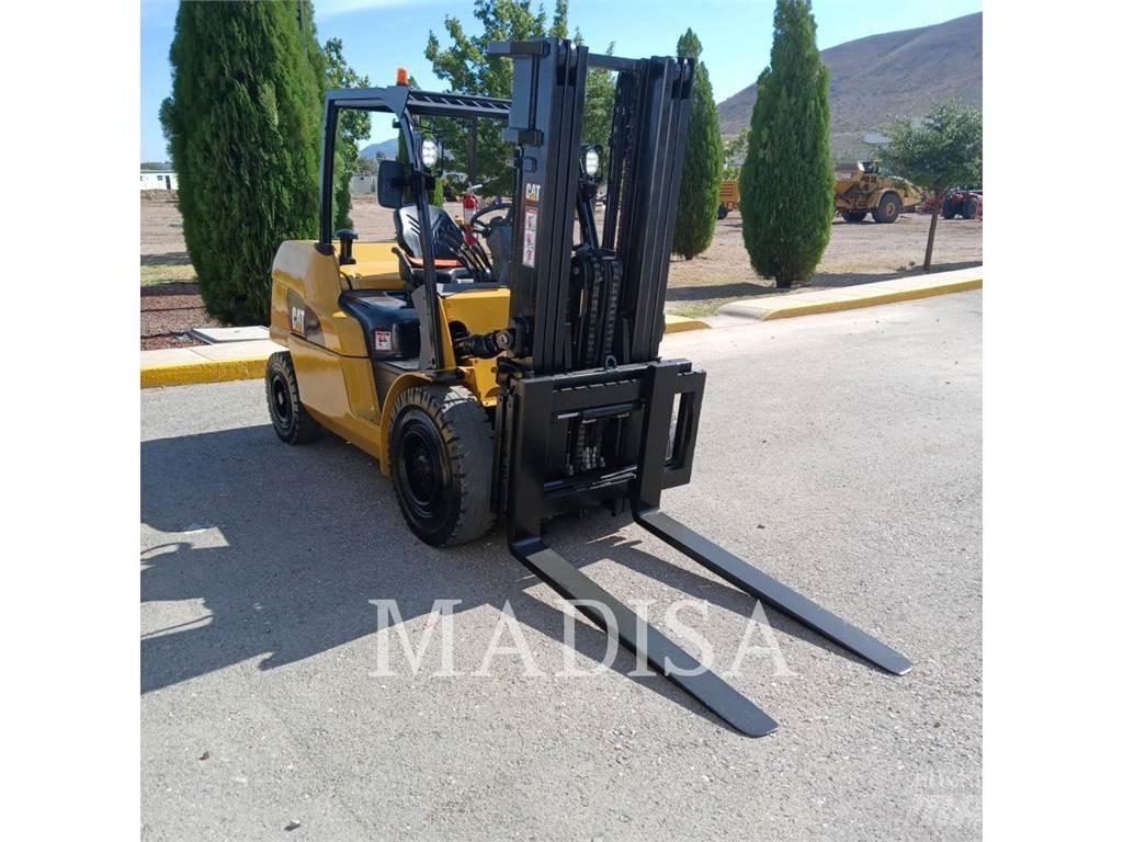 CAT LIFT TRUCKS DP50NM Diesel gaffeltrucks
