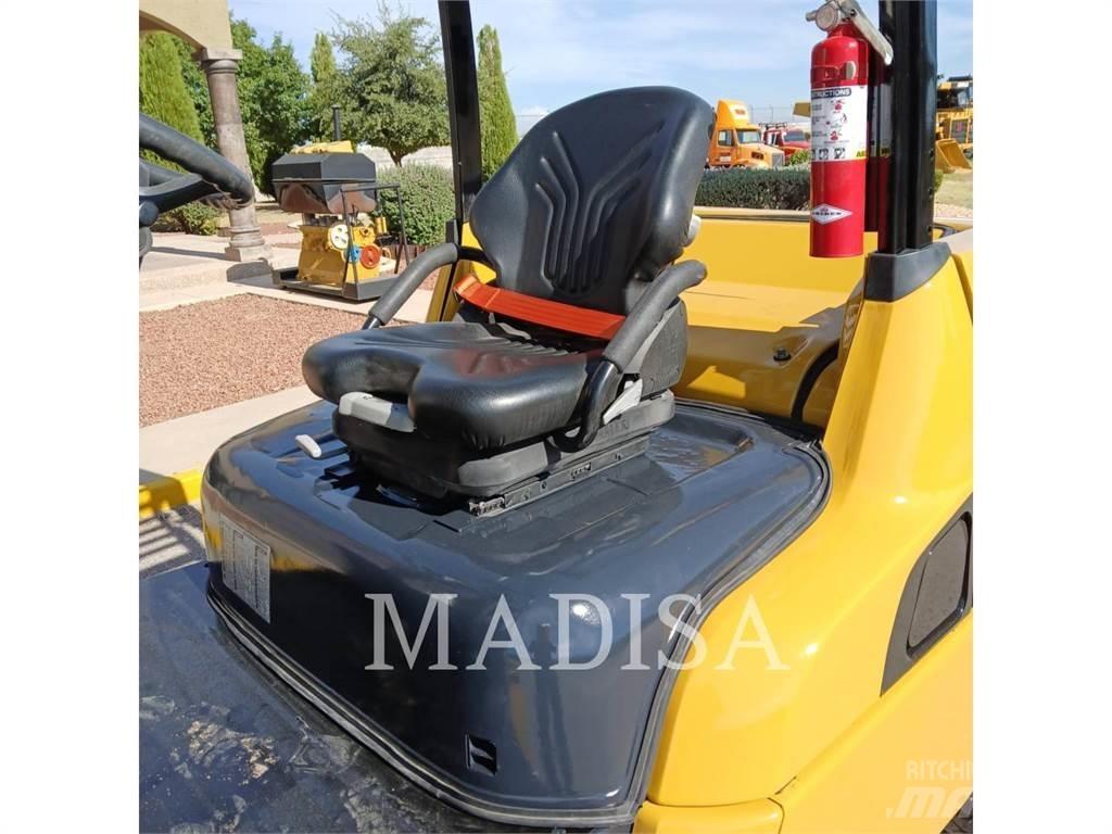 CAT LIFT TRUCKS DP50NM Diesel gaffeltrucks