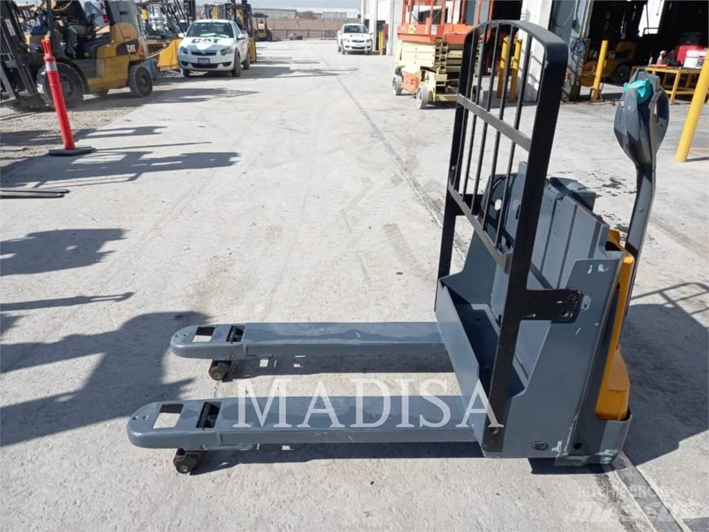 CAT LIFT TRUCKS EJE120E Gaffeltrucks - andre