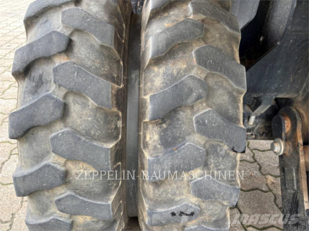 CAT M318-07A Gravemaskiner på hjul