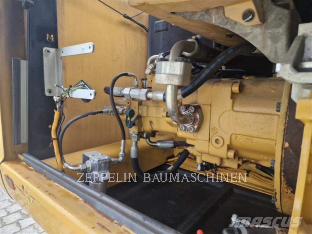 CAT M318D Gravemaskiner på hjul