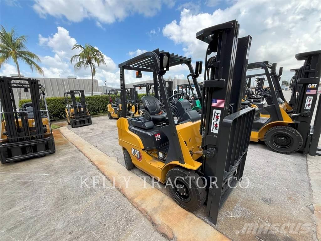 CAT MCFGP18N5 LPG gaffeltrucks