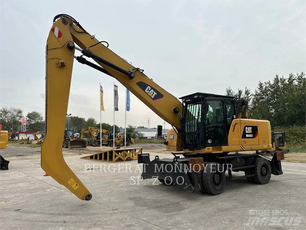 CAT MH3022 Gravemaskiner på hjul