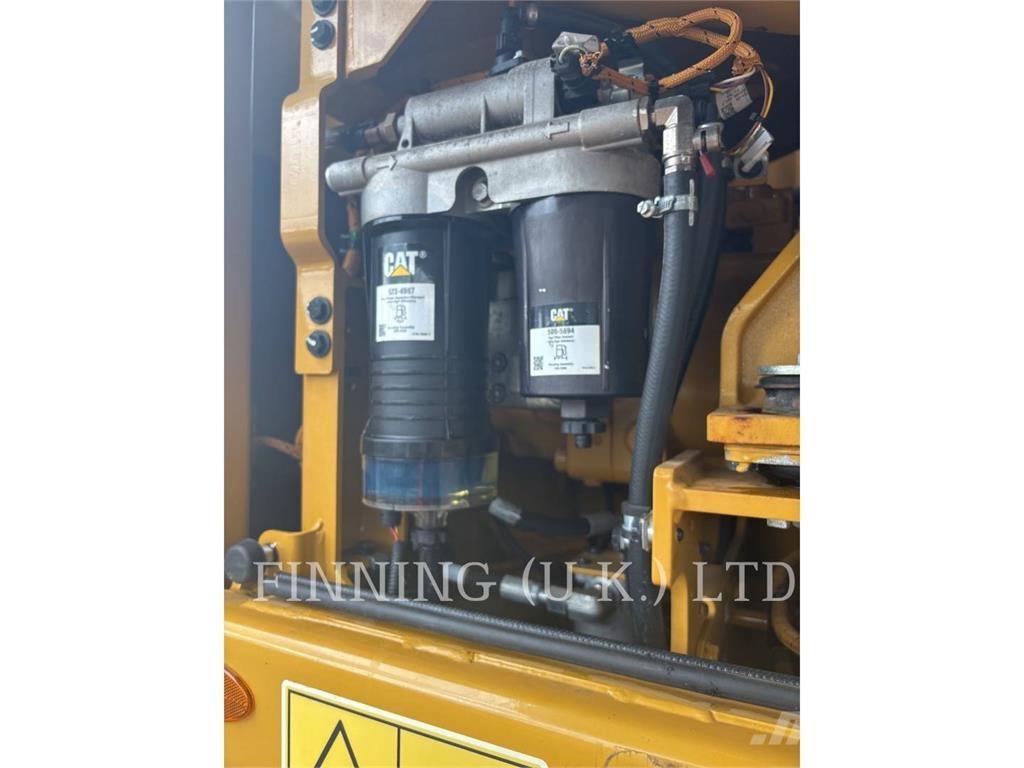 CAT MH3024 07W Gravemaskiner på hjul