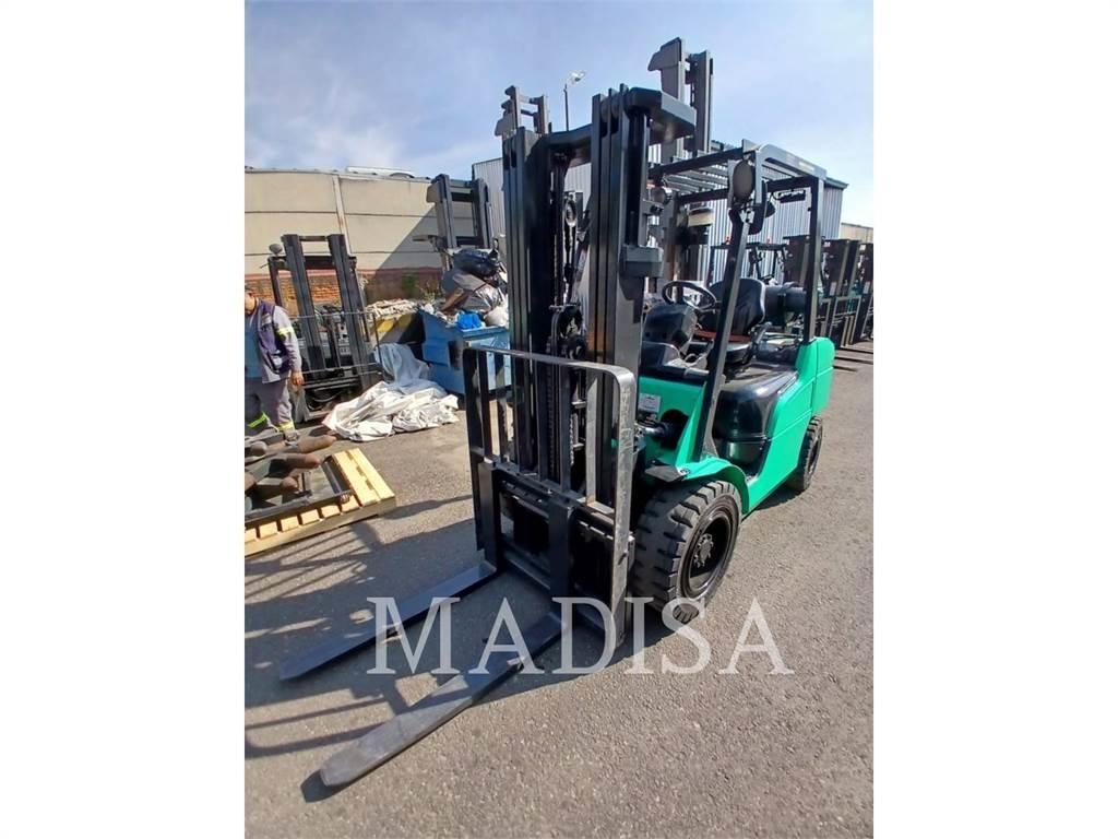 CAT MITSUBISHI FG30N-LP Gaffeltrucks - andre