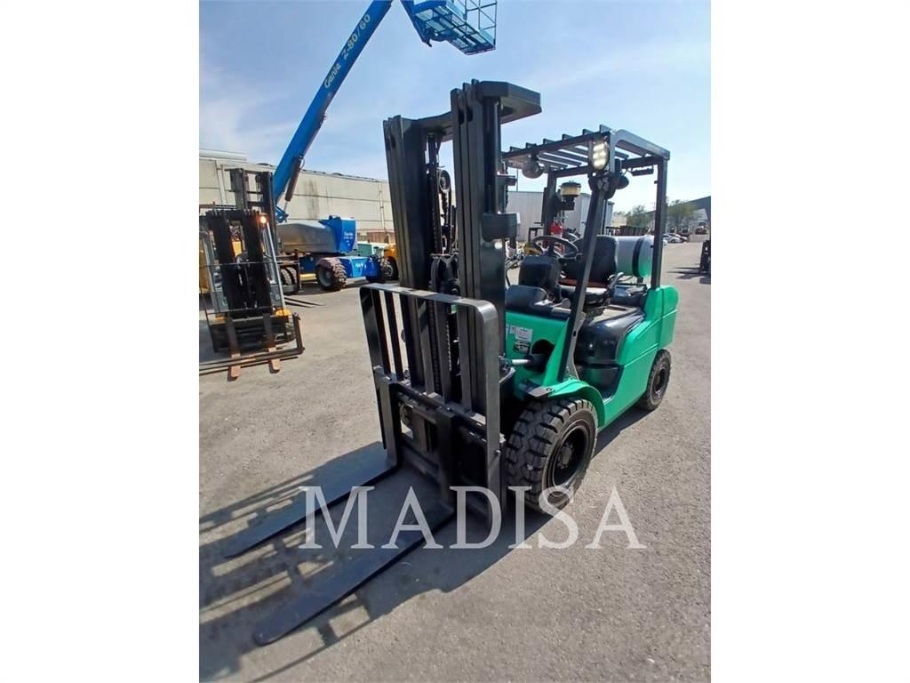 CAT MITSUBISHI FG30N-LP Gaffeltrucks - andre