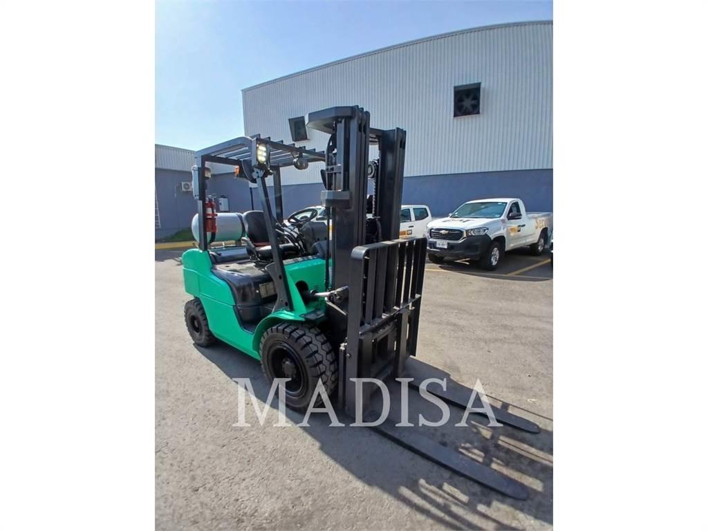 CAT MITSUBISHI FG30N-LP Gaffeltrucks - andre