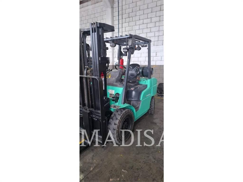 CAT MITSUBISHI FG30N-LP Gaffeltrucks - andre
