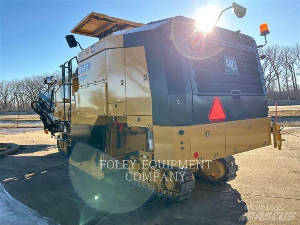 CAT PM822 Asfaltudlæggere