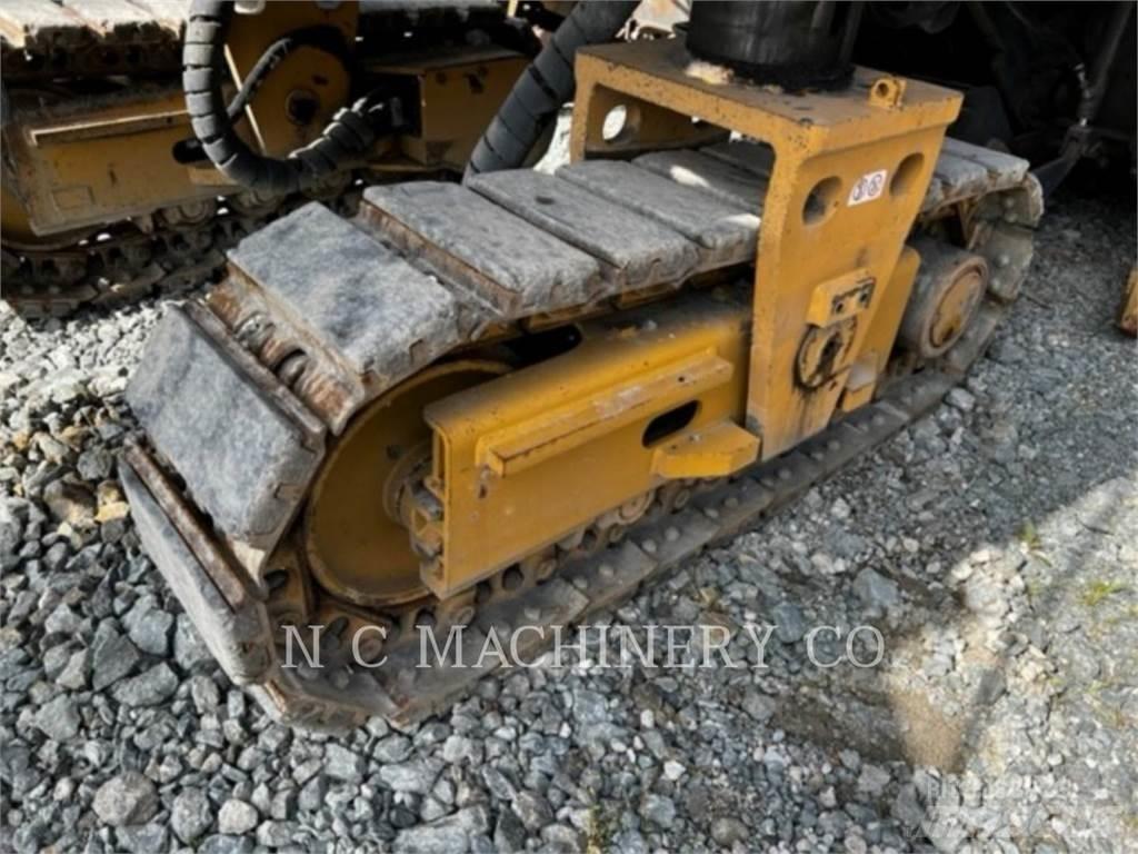 CAT PM825 Asfaltudlæggere
