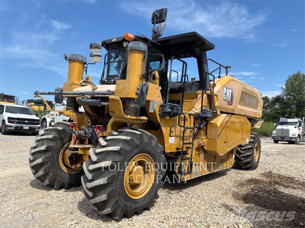 CAT RM600-01 Asfaltudlæggere