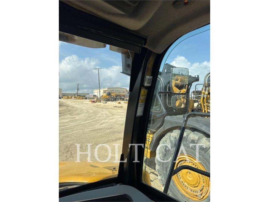 CAT W00 725 Tankbiler