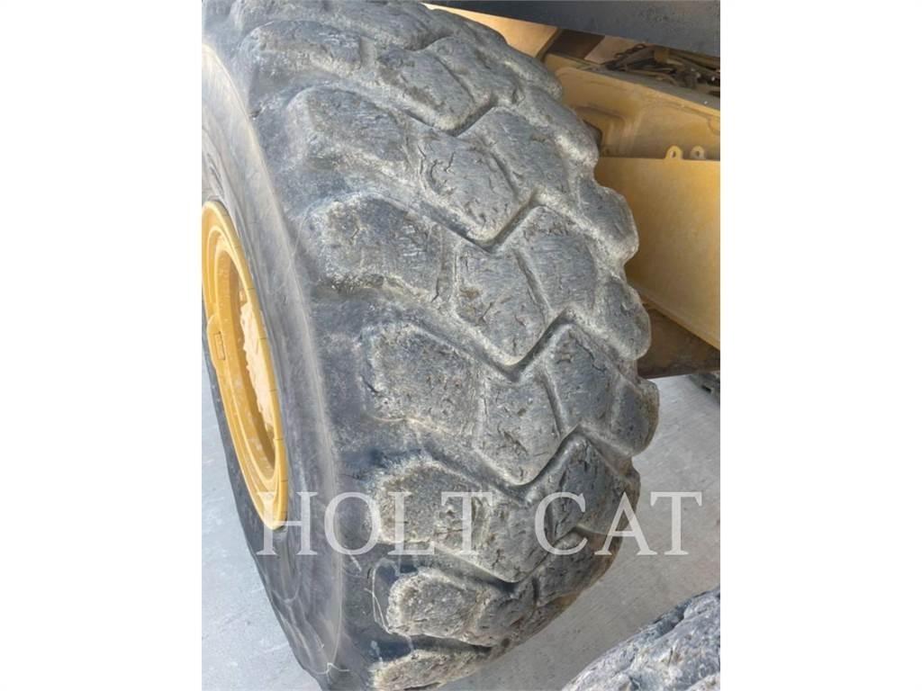 CAT W00 730 Tankbiler
