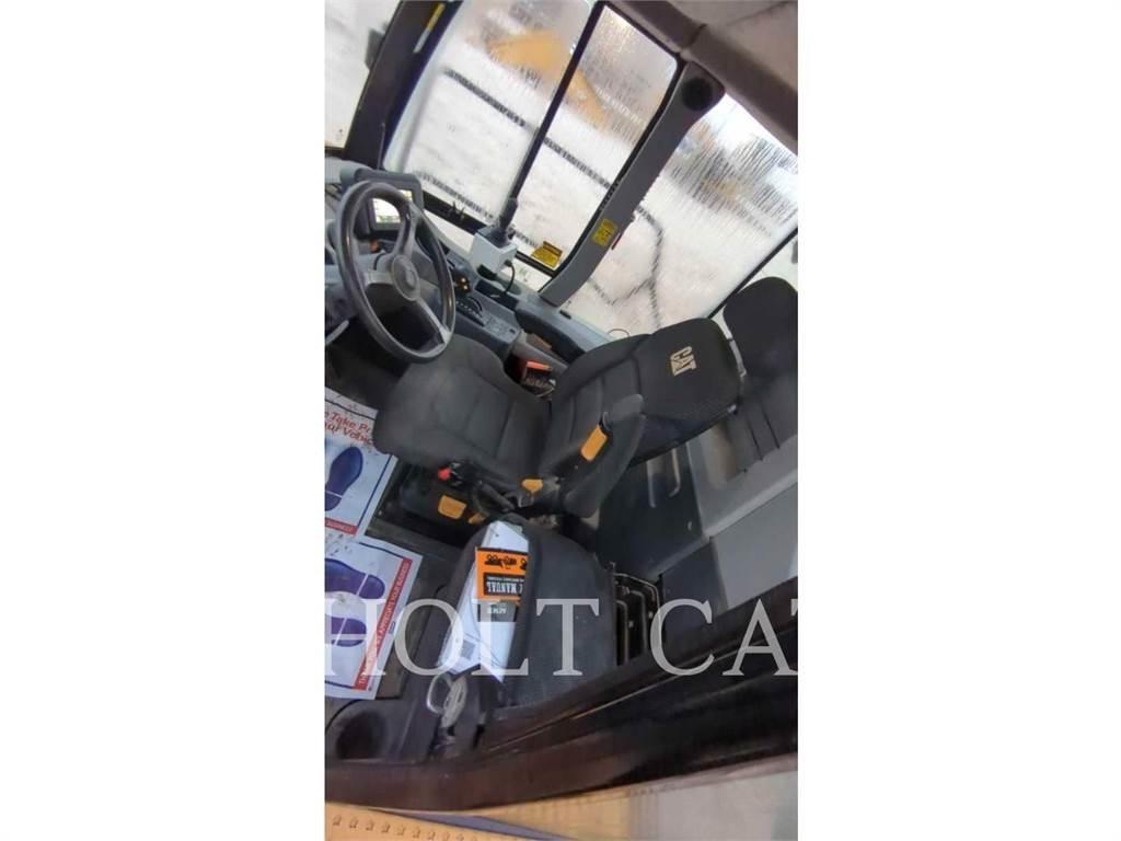 CAT W00 740 Tankbiler