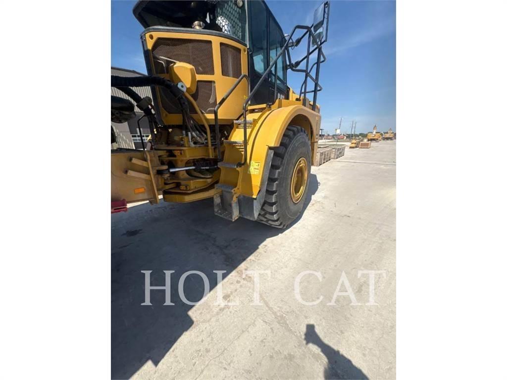 CAT W00 740GC Tankbiler