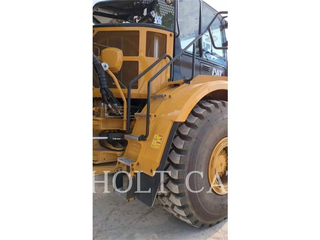 CAT W00 740GC Tankbiler