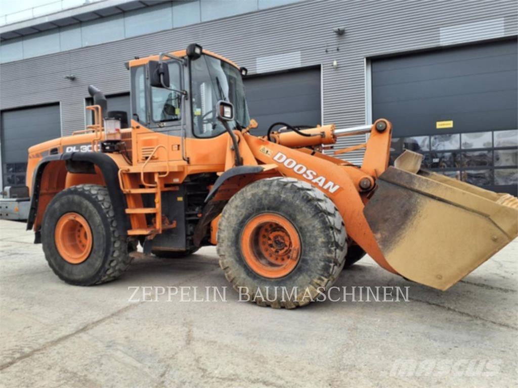Doosan DL300 Læssemaskiner på hjul