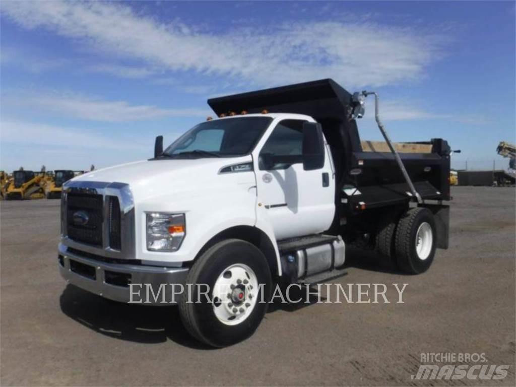 Ford / New Holland F750 Tankbiler