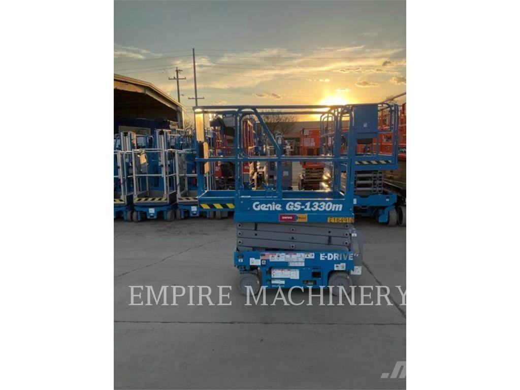 Genie GS1330 Bomlifte med knækarm