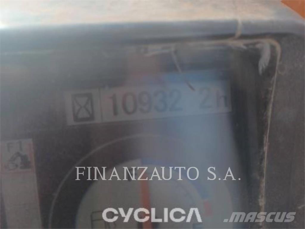 Hitachi ZX210 Gravemaskiner på larvebånd
