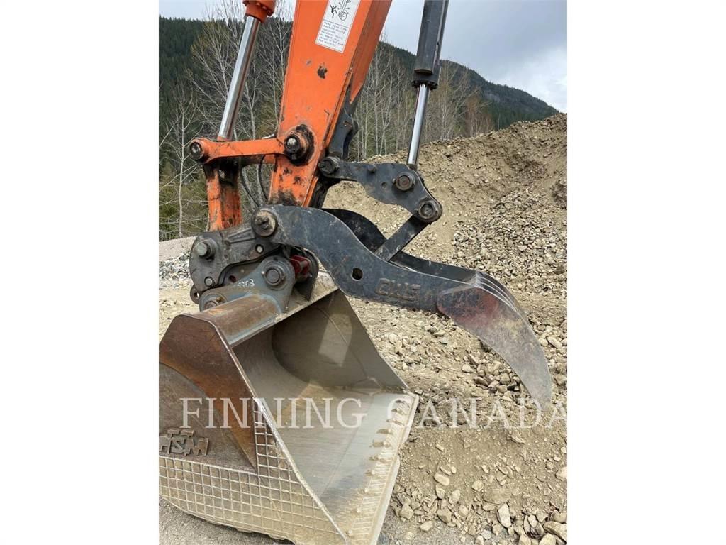 Hitachi ZX210LC Gravemaskiner på larvebånd