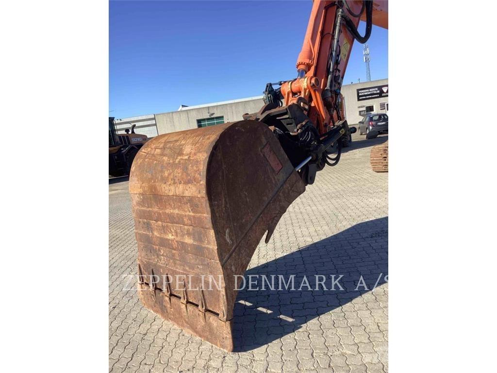 Hitachi ZX250 Gravemaskiner på larvebånd