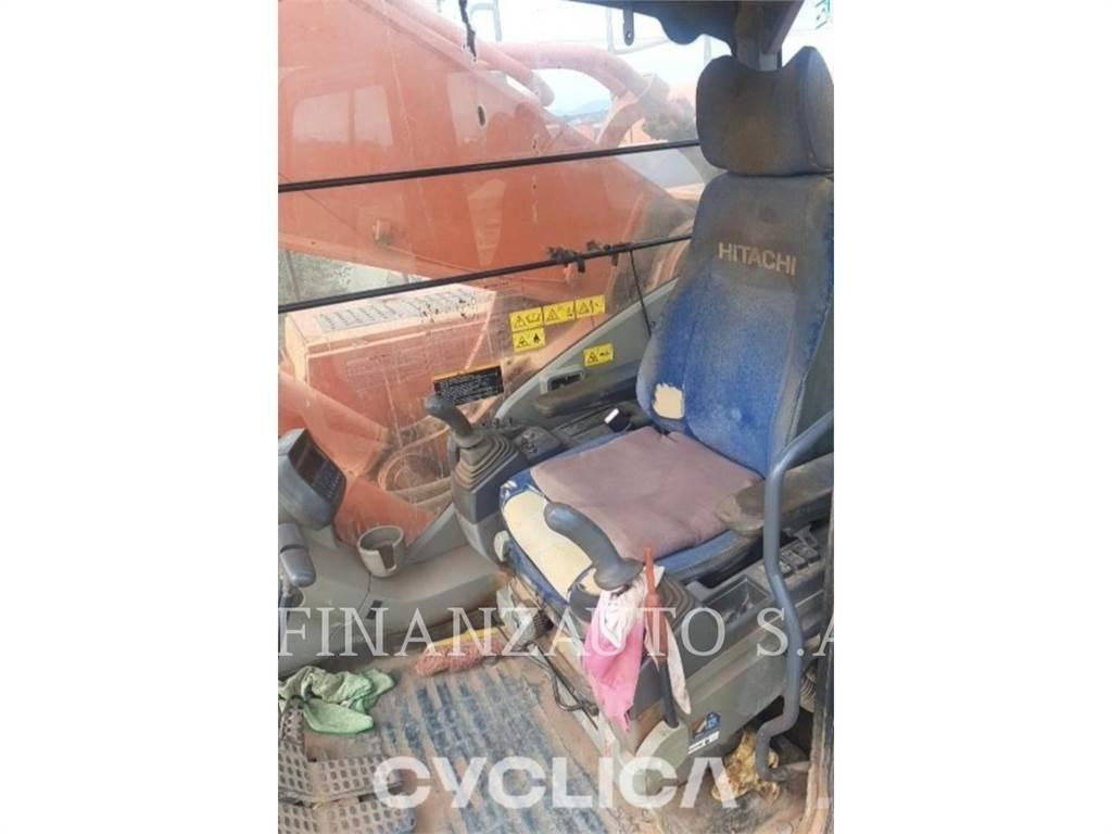 Hitachi ZX670 Gravemaskiner på larvebånd